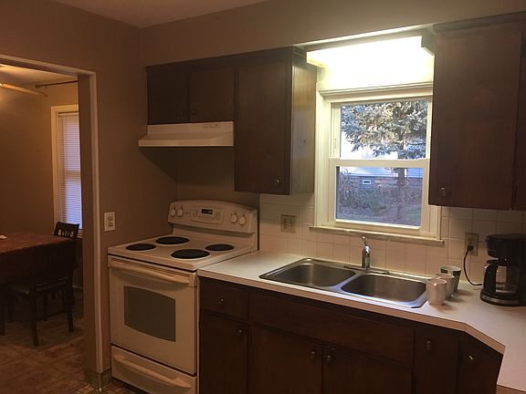 3rd image of 7227 Burridge Ave