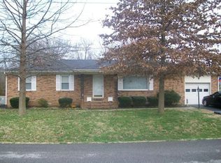 3920 Tanglewood Dr, Hopkinsville, KY 42240