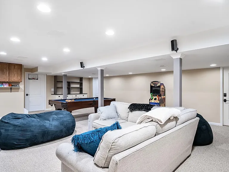 219 Crescent Ave — Photo 8