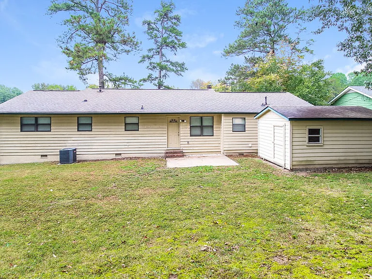 2794 Sardis Dr NE — Photo 16