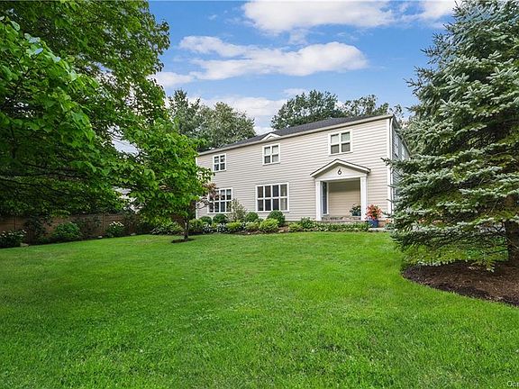 2nd image of 6 Baltusrol Dr