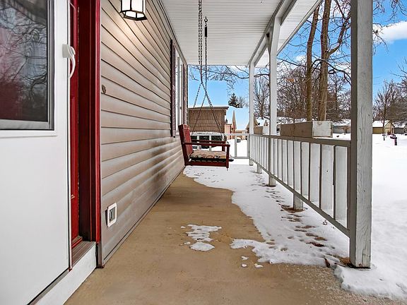 3rd image of 7815 Sunderland Dr