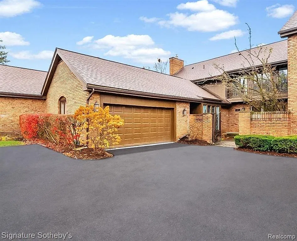 3 bed, 2.5 bath, 2478 sqft, $3,950 — Photo 1
