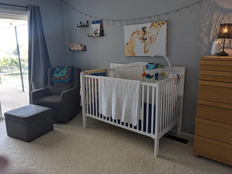 2nd bedroom (with balcony)
