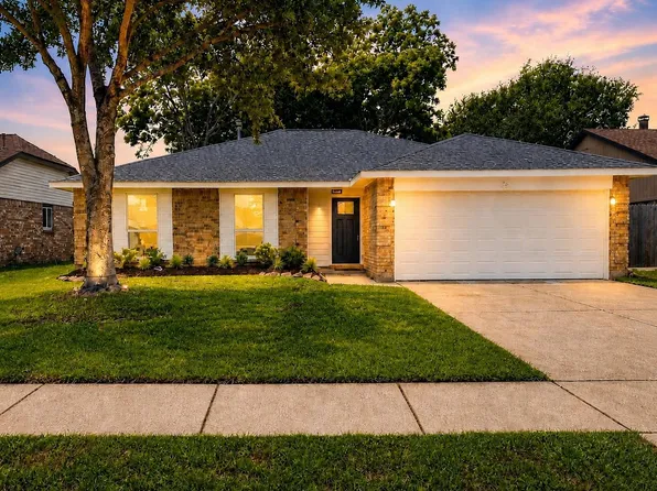 906 River Creek Dr, La Porte, TX 77571
