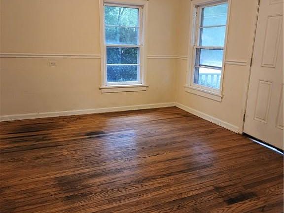 4th image of 415 W Walnut Ave