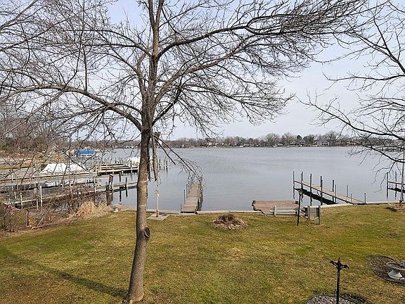 Here is another view of the lakeside grounds