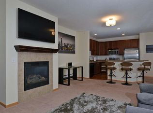 10806 S Shore Dr UNIT 205, Plymouth, MN 55441