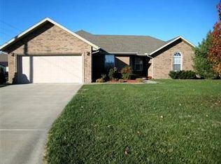 838 Misty Creek Dr, Mount Vernon, MO 65712