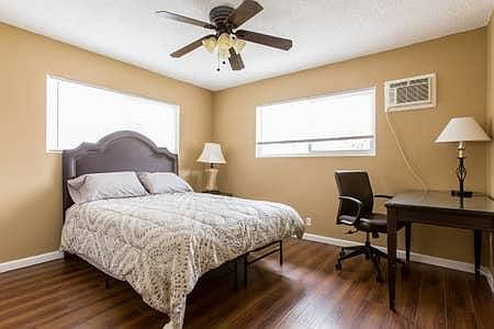 5th image of 2476 N Beachwood Dr APT 5
