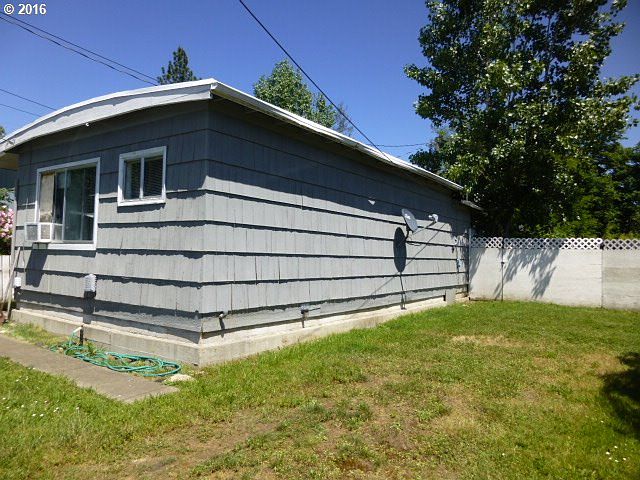 2nd image of 100 SE Gregory Dr