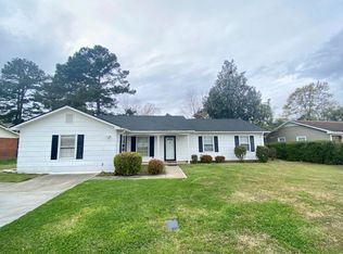 606 Glensford Dr, Fayetteville, NC 28314