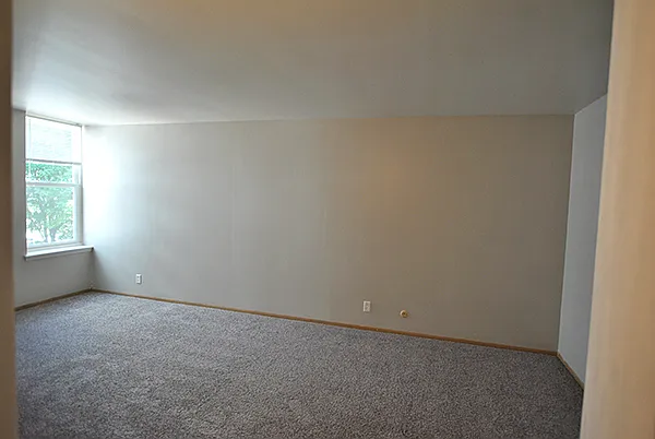 1040 E. Knapp St. — Photo 20