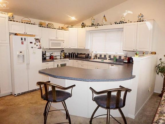 2nd image of 1037 Bluebell Ln