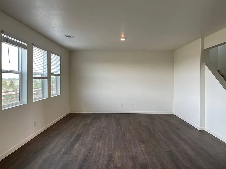 6045 Holstein Dr — Photo 11