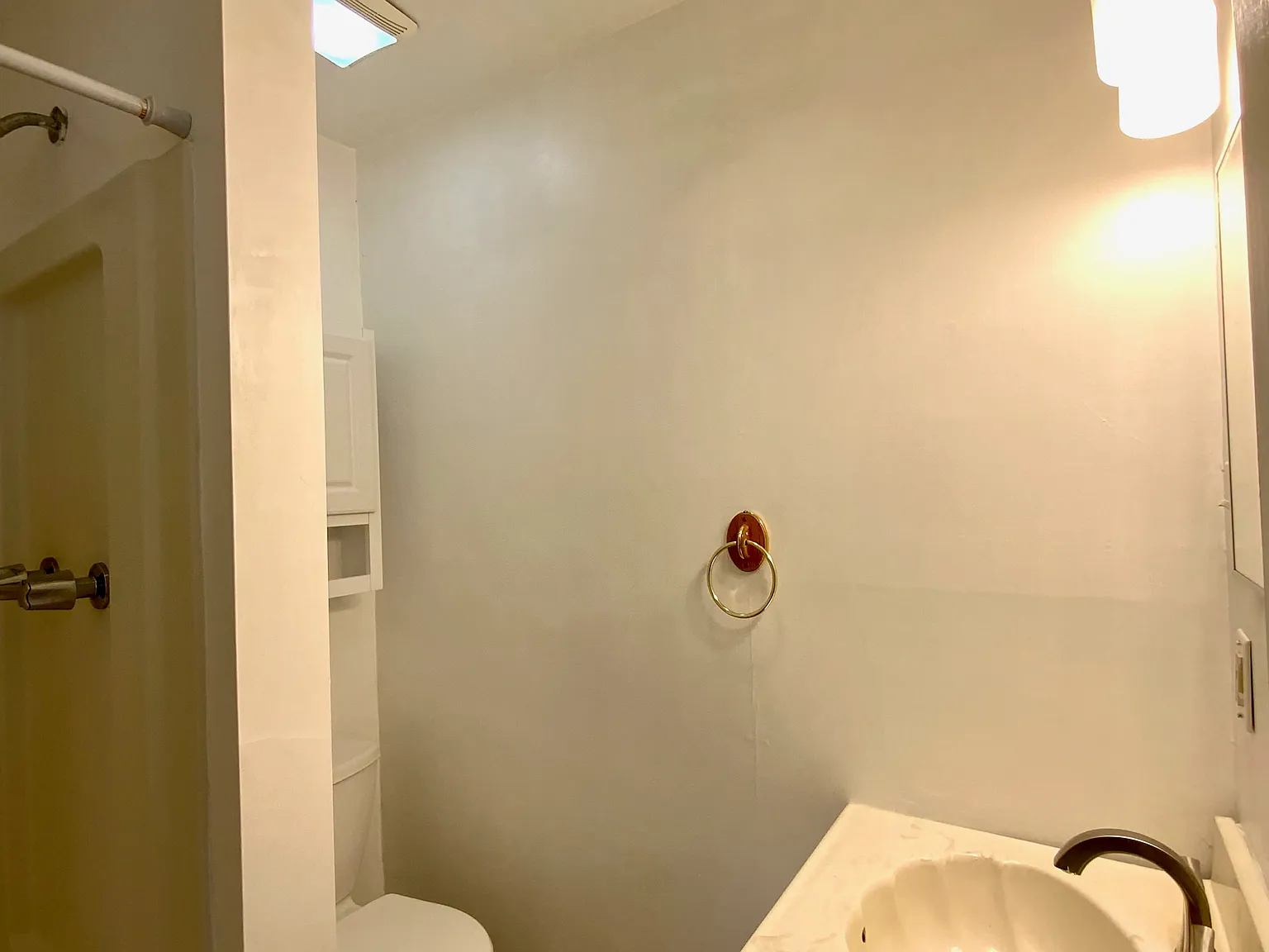 3 bed, $1,800 — Photo 2