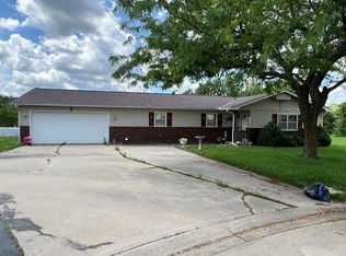 5 Timber Dr, Iola, KS 66749