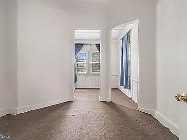 2218 Roslyn Ave #2 — Photo 7