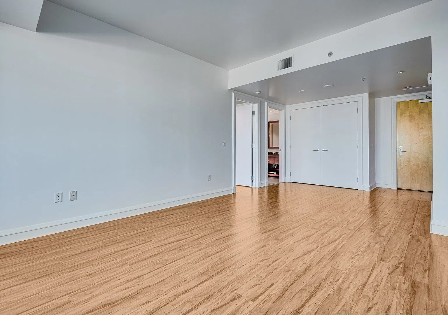 Sky Las Vegas 2407-Stunning 2Bd/2Ba Residence with Magnificent Views — Photo 4