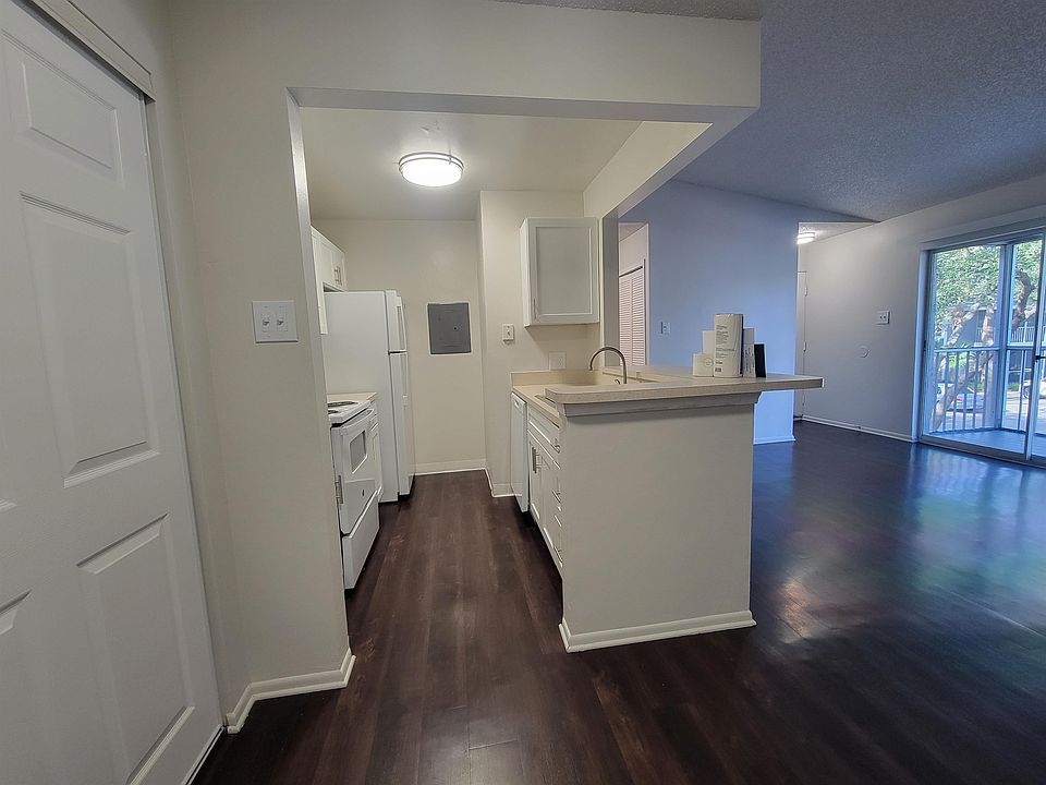 1st image of 3826 Bay Club Cir #1