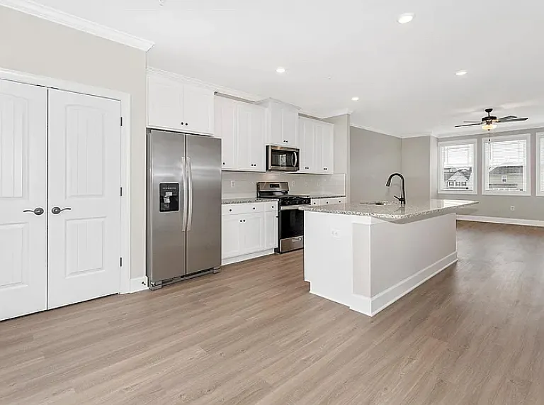 518 Bartholomew Dr — Photo 4