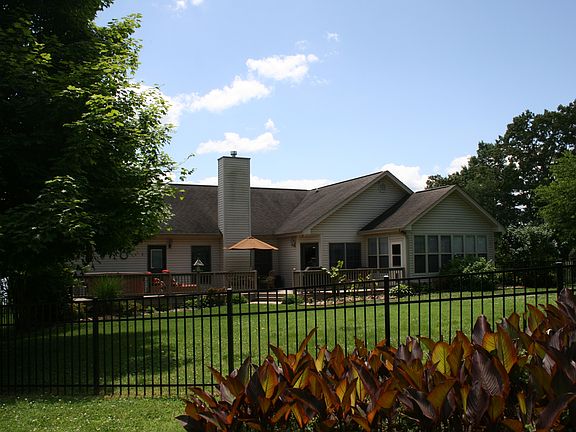 5th image of 1326 Hickory Ln