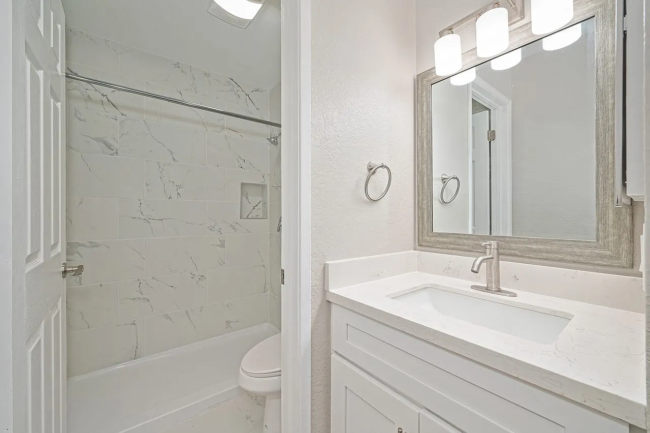 Rollingwood Condominium Rentals — Photo 4