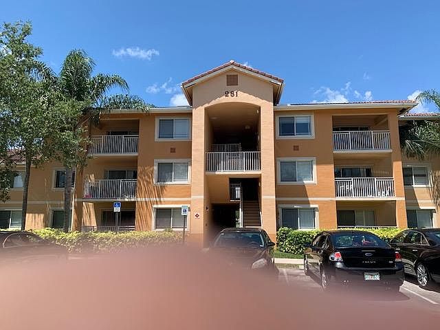 1st image of 281 SW Palm Drive #208