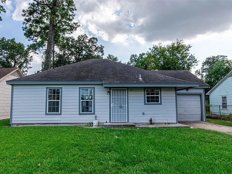 3818 Blodgett St — Photo 20
