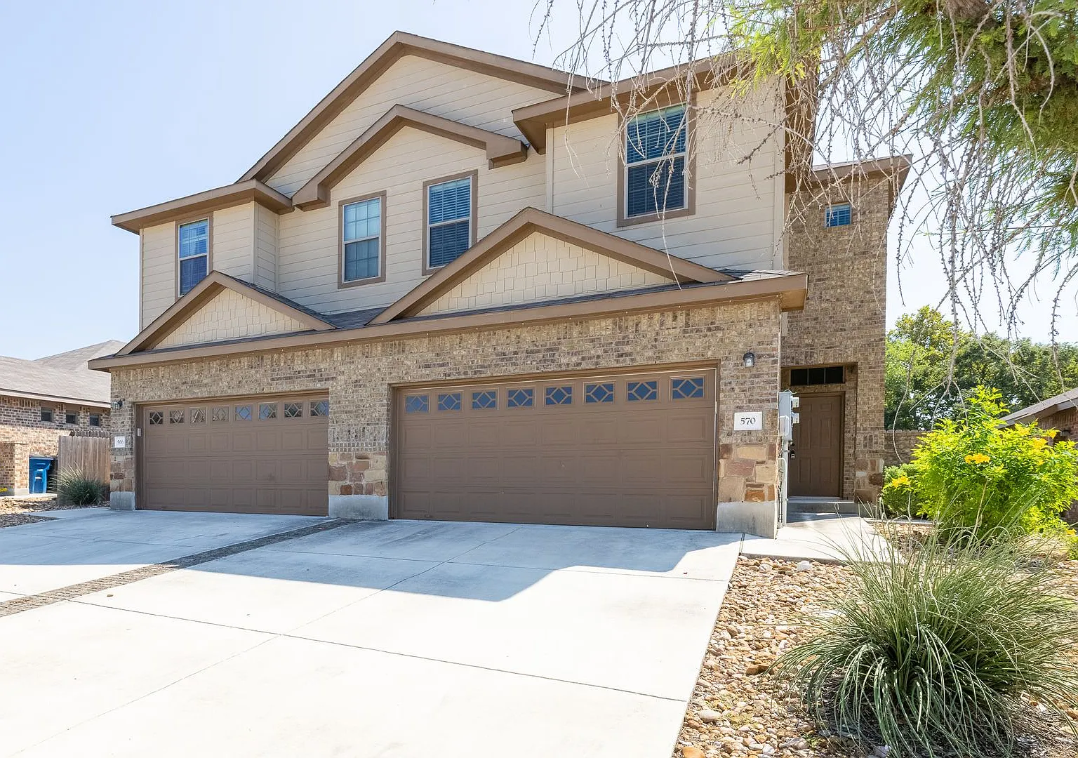 Available Now! Nice 3 Bedroom Duplex Located In New Braunfels! — Photo 1