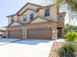 570 Creekside Cir, New Braunfels, TX 78130