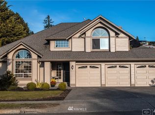 913 N Locust Ln, Tacoma, WA 98406