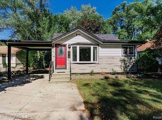 2918 Nagle Ct, Keego Harbor, MI 48320