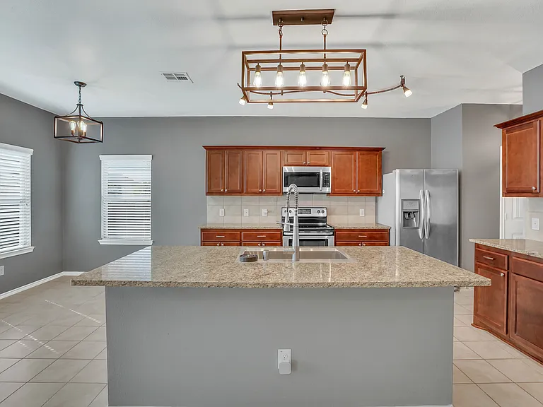 1535 Meadowlake Dr — Photo 16