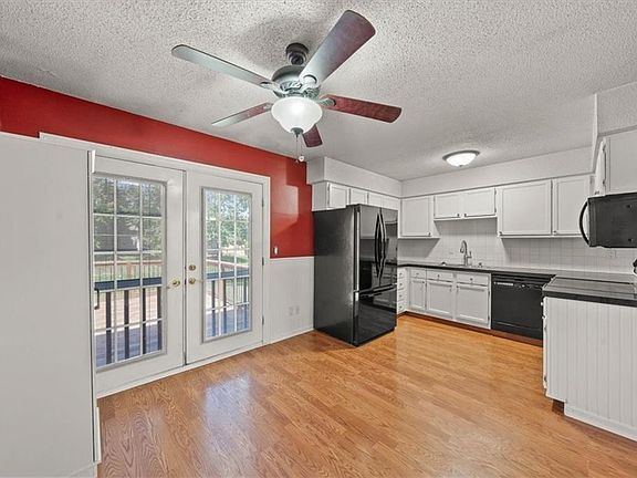 5th image of 716 N Mohican Dr