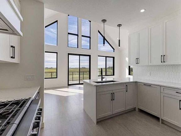 5th image of 496 NE Muirfield Cres