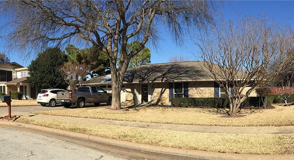1st image of 3040 Oak Valley Dr