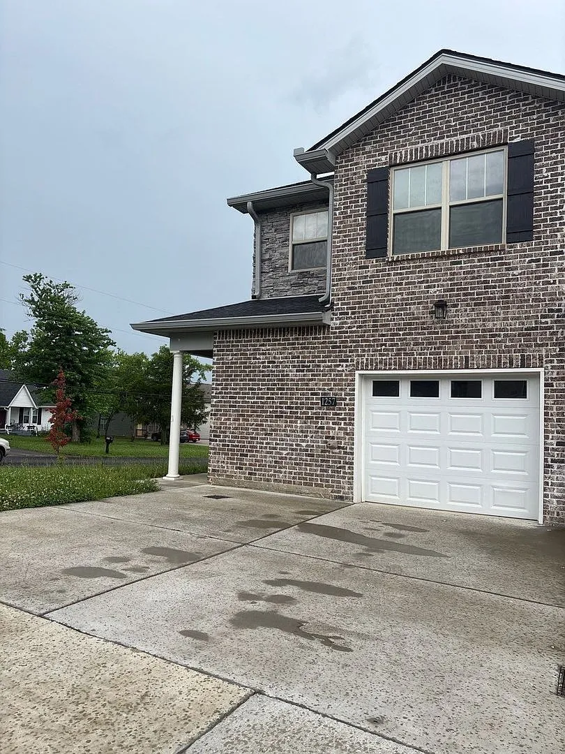 Beautifully Renovated 3BR/2.5BA! Spacious & Move In Ready! — Photo 1