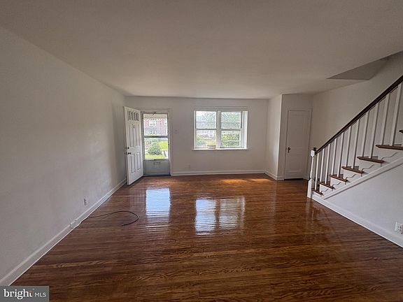 4th image of 2119 Glenview St