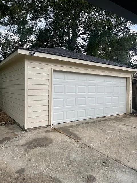 Building Photo - 17078 Gleneagle Dr S