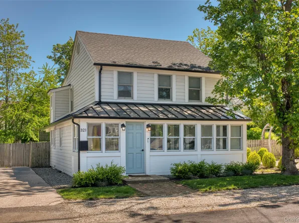 321 Bridge Street, Greenport, NY 11944