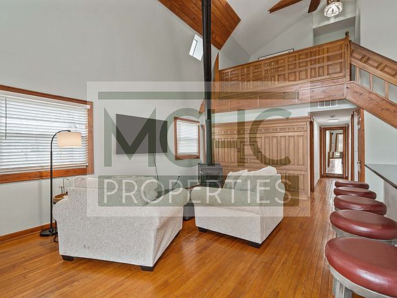 3rd image of 14670 W 191st St