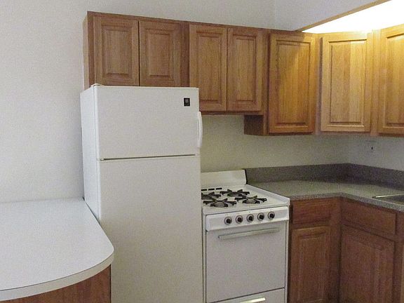 3rd image of 327 E 75th St APT 7A