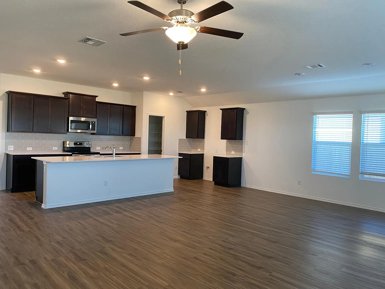 411 Bluejack Way — Photo 3