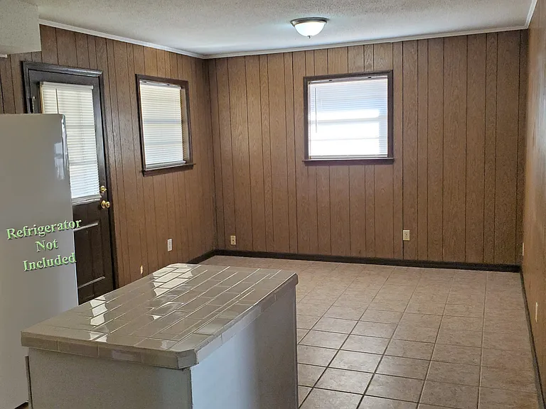 2012 Riverside Dr — Photo 3