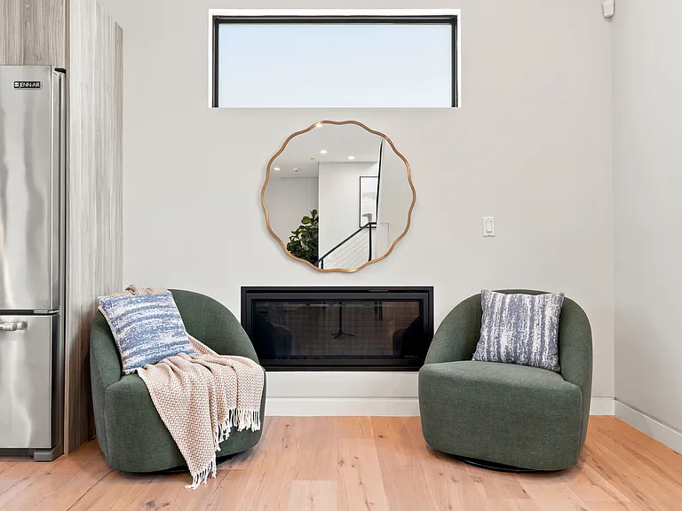 425 N Alfred St — Photo 5