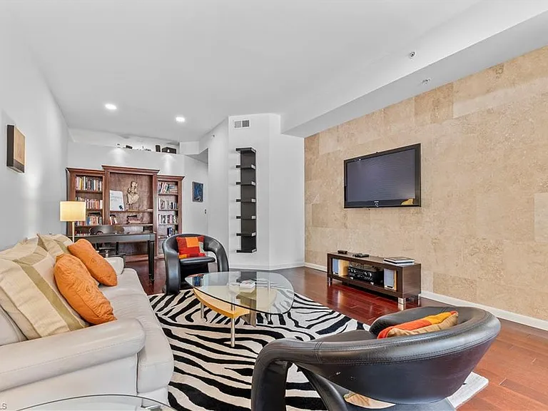 1845 Les Chateaux Blvd #202 — Photo 24