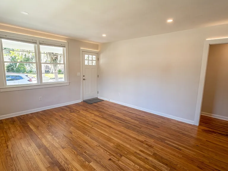 806 Bladen St — Photo 13