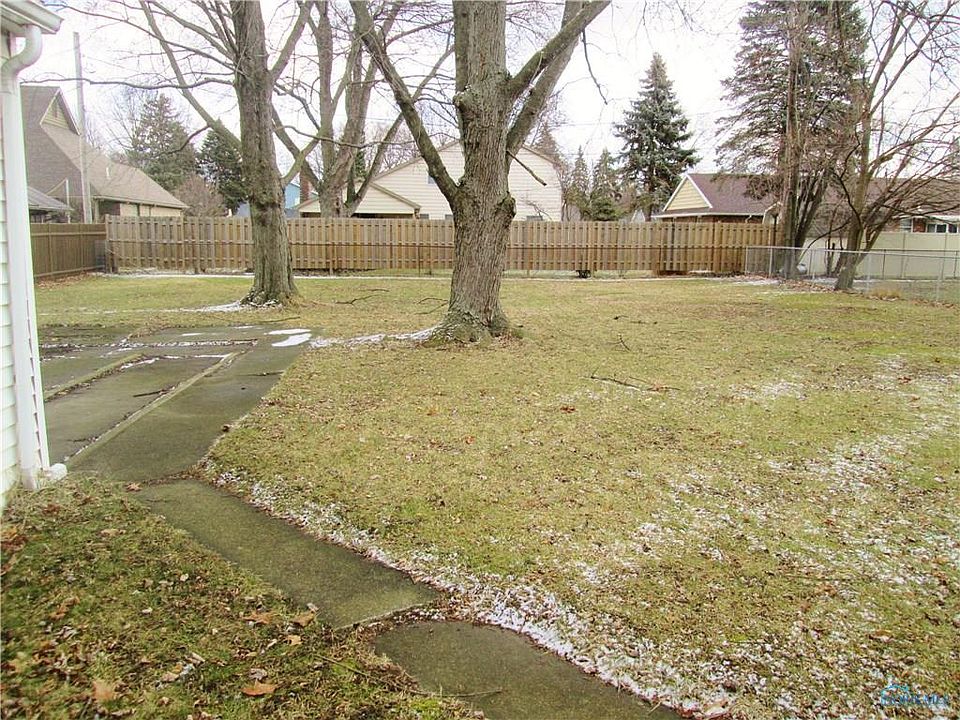 2nd image of 2205 Eastgate Rd