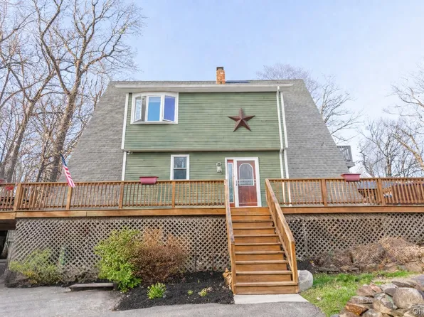 17 Hilltop Avenue, Newburgh, NY 12550